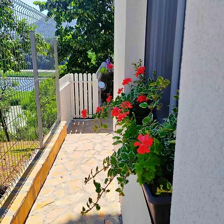 Carna Apartment *
